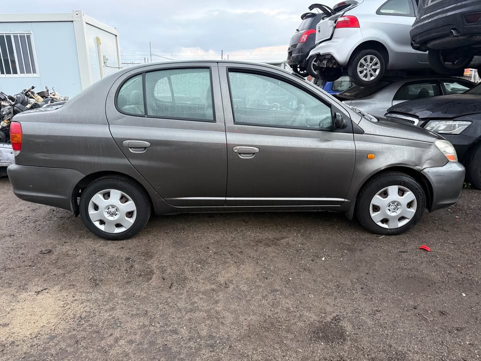 Wrecking 2003 Toyota Echo